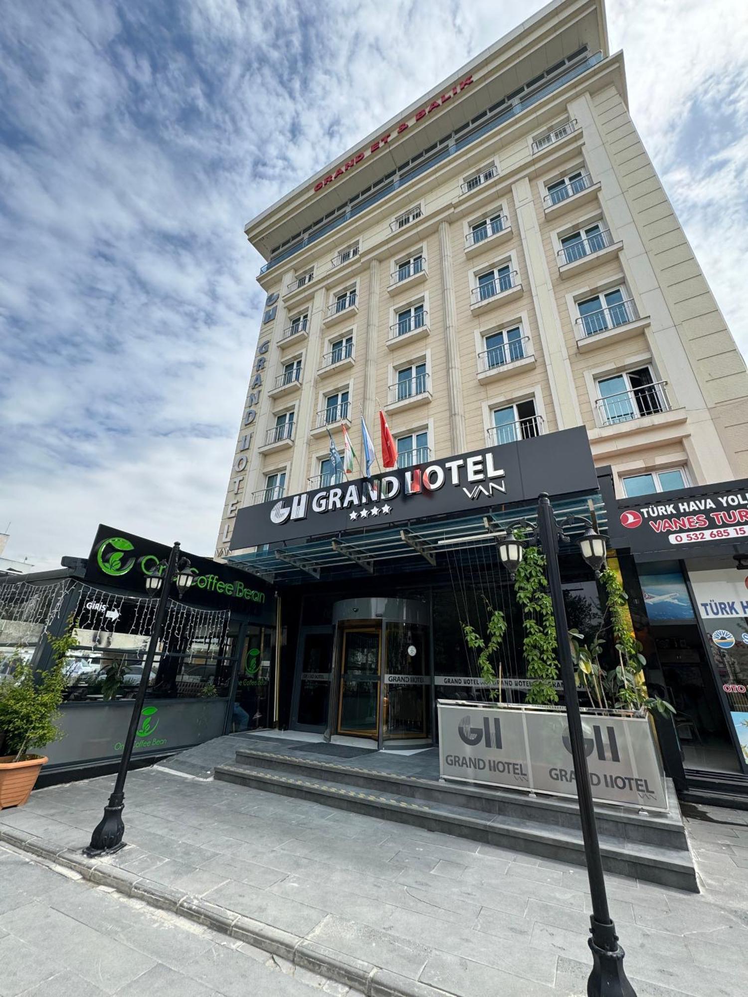 Grand Hotel Van Exterior foto
